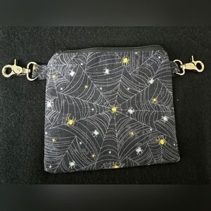 Top Notch by Design Hip Clip Spooky Spiders and Webs